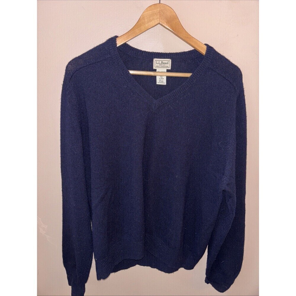 LL Bean Men’s Large Navy Blue 100% Lambswool Sweater Pullover Classic Knit